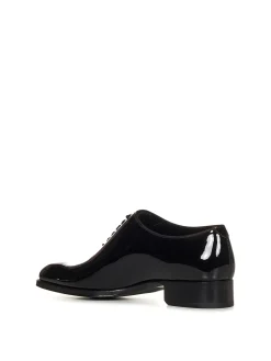 Scarpe stringate in vernice