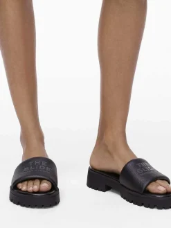 Slip-on logati
