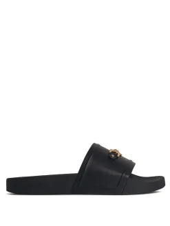 Slippers di gomma nera