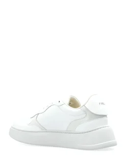 Sneaker allacciata