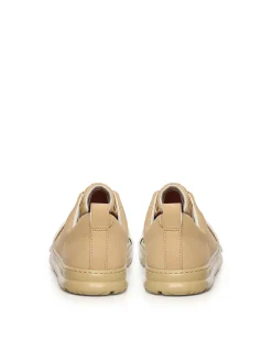 Sneaker beige di giunzione