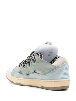 Sneaker Curb