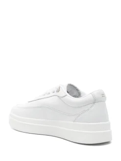 Sneaker di corte moderna