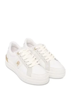 Sneaker in campo di moda