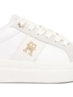 Sneaker in campo di moda