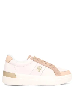 Sneaker in campo di moda
