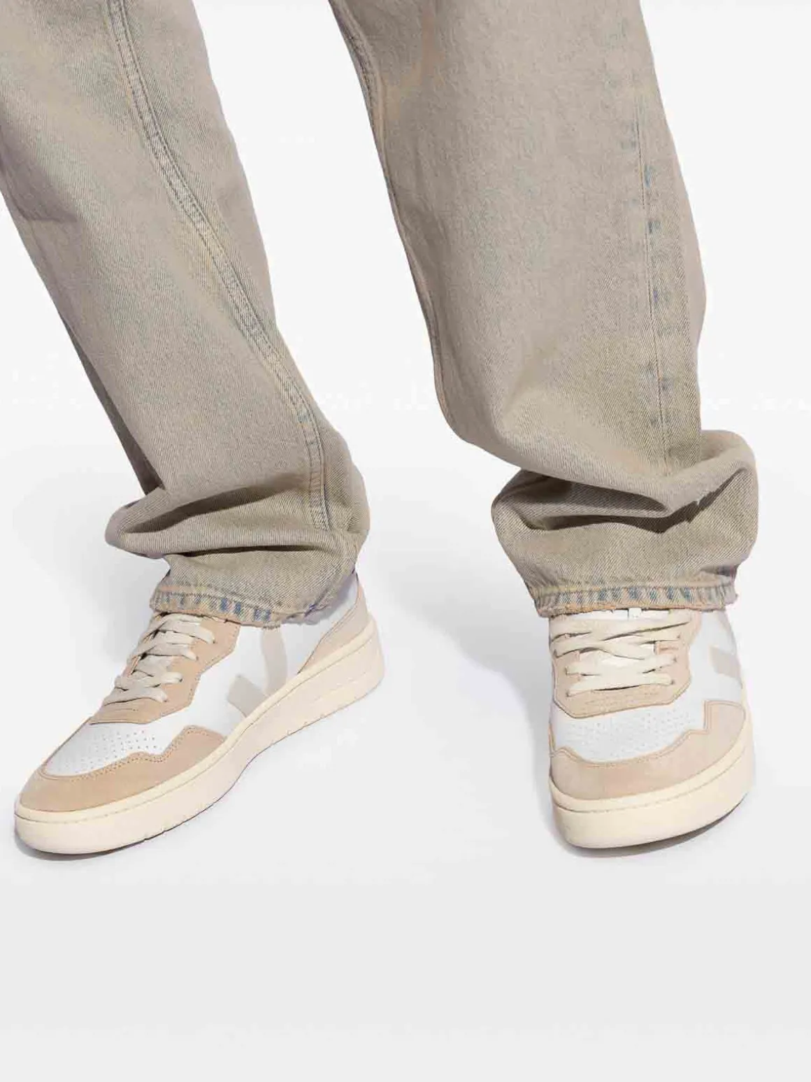Sneaker in pelle V-90