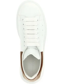 Sneaker Larry