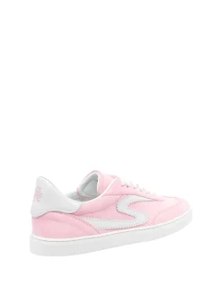 Sneaker runaround