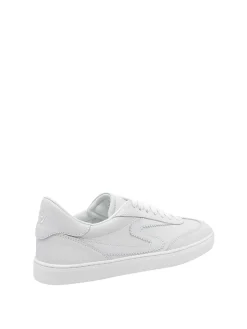 Sneaker runaround