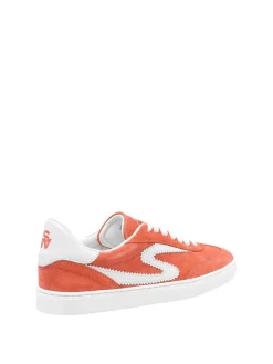 Sneaker runaround