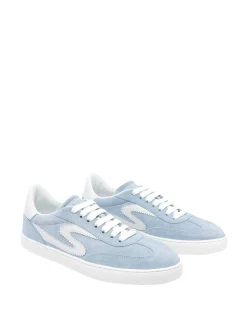Sneaker runaround