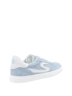 Sneaker runaround