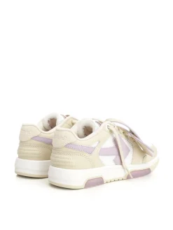 Sneaker sottili fuori ufficio