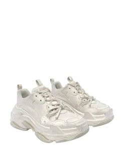Sneaker triple