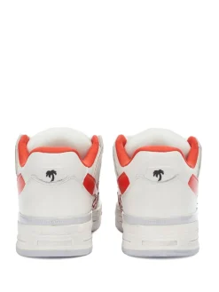 Sneaker usurati da Venezia