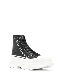 Sneakers in pelle con occhielli