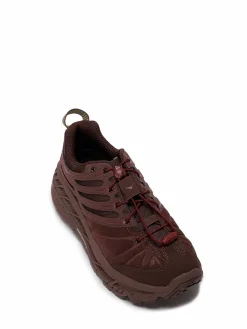 Sneakers in rete