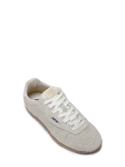 Sneakers in suede