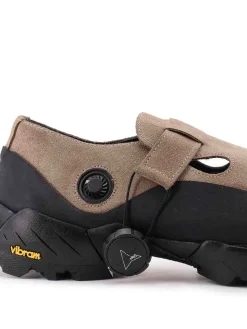 Sneakers Pala In Suede Con Dettaglio Cut-Out