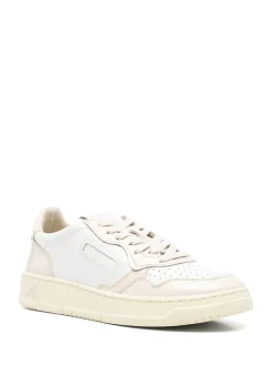 Sneakers s