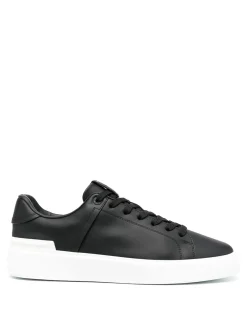 Sneakers s