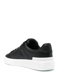 Sneakers s