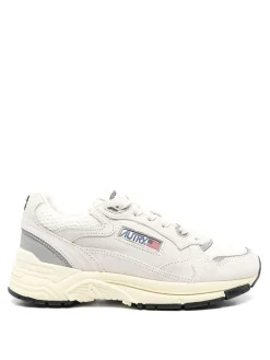 Sneakers s