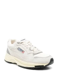 Sneakers s