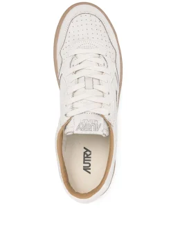 Sneakers s