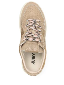 Sneakers s