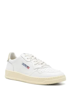 Sneakers s