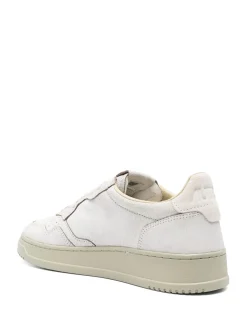 Sneakers s
