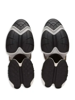 Sneakers s