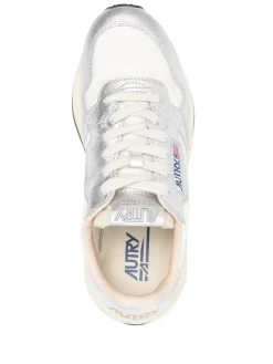 Sneakers s