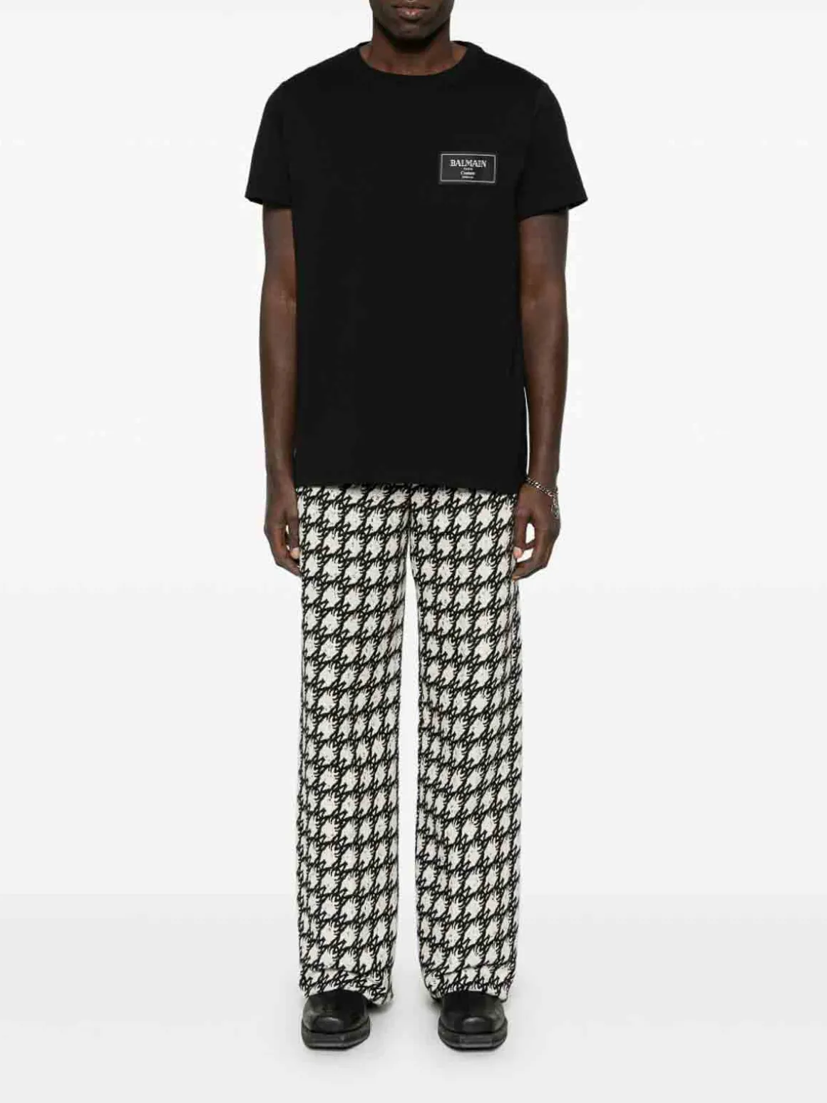 T-shirt in gira nera