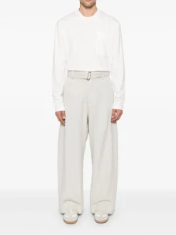 T-shirt in maglia bianco a maniche lunghe