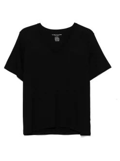 T-shirt in nero con scollo a V