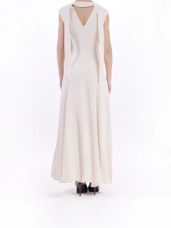 Vestito di occasione arruffato