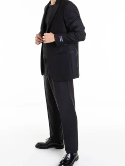 Vestito con risvolto dentellato